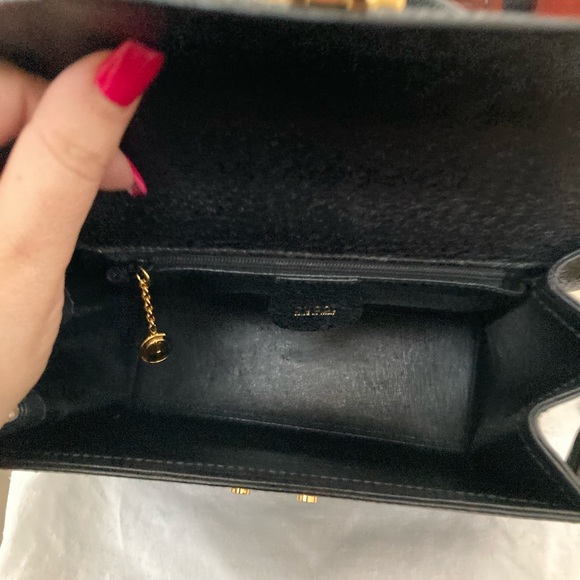 Pre-Loved Authentic Vintage Gucci Leather Handbag - Picture 8 of 9